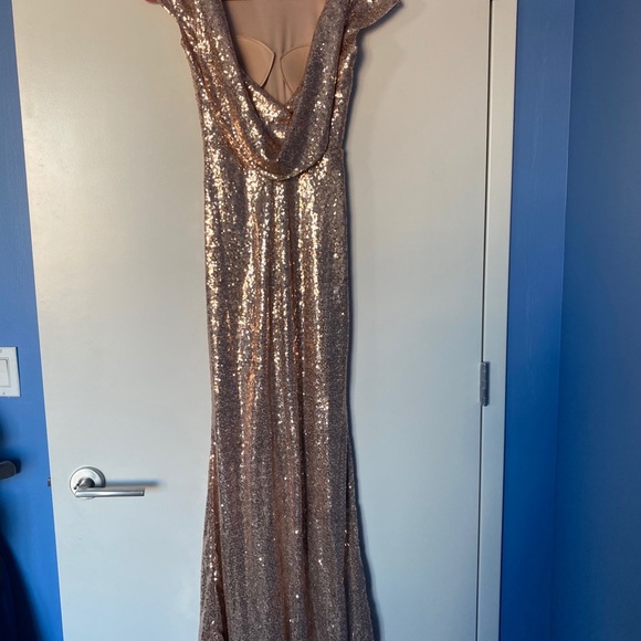 Rose gold sequin gown - Picture 5 of 6